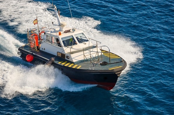 pilot-vessel-operating